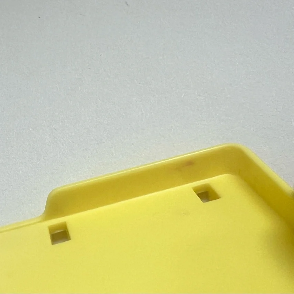 Vintage Barbie yellow table and chairs set - Picture 8 of 8